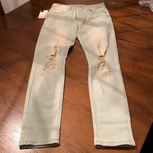 Men’s distressed skinny jeans